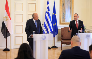 Συνάντηση του Γιώργου Γεραπετρίτη με τον Sameh Shoukry Συνάντηση του Γιώργου Γεραπετρίτη με τον Sameh Shoukry
