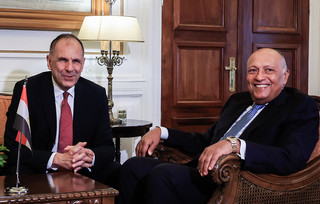 Συνάντηση του Γιώργου Γεραπετρίτη με τον Sameh Shoukry Συνάντηση του Γιώργου Γεραπετρίτη με τον Sameh Shoukry