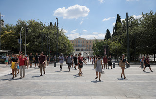 Ζέστη στο Σύνταγμα Ζέστη στο Σύνταγμα