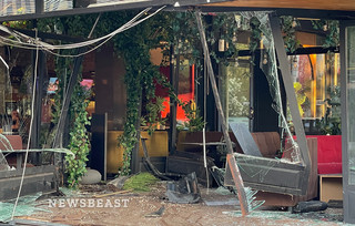 Αυτοκίνητο «μπήκε» σε καφετέρια στη λεωφόρο Συγγρού Αυτοκίνητο «μπήκε» σε καφετέρια στη λεωφόρο Συγγρού