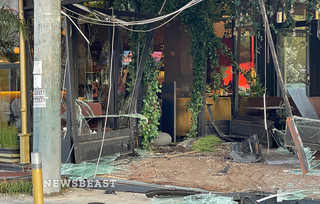 Αυτοκίνητο «μπήκε» σε καφετέρια στη λεωφόρο Συγγρού Αυτοκίνητο «μπήκε» σε καφετέρια στη λεωφόρο Συγγρού