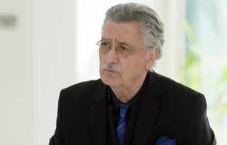 Η γη της ελιάς Η γη της ελιάς