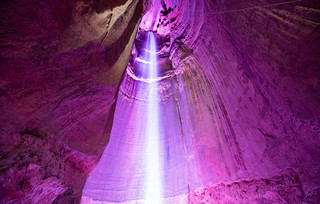 καταρράκτης Ruby Falls (Ηνωμένες Πολιτείες) καταρράκτης Ruby Falls (Ηνωμένες Πολιτείες)