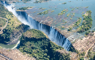 Victoria Fall (Ζάμπια και Ζιμπάμπουε) Victoria Fall (Ζάμπια και Ζιμπάμπουε)
