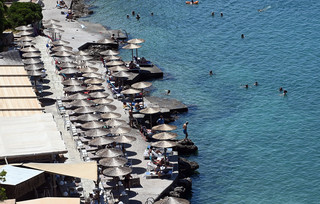 Παραλίες με κόσμο Παραλίες με κόσμο