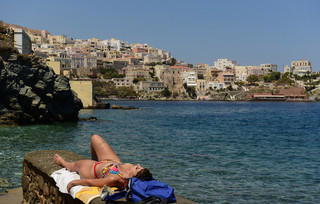 Παραλίες με κόσμο Παραλίες με κόσμο
