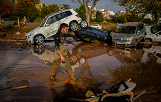 Πένθος και οργή στην Ισπανία μετά τους 95 νεκρούς από τις αστραπιαίες πλημμύρες