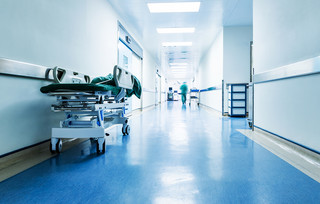 Επέμβαση στο χειρουργείο Επέμβαση στο χειρουργείο