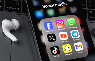 smartphone iPhone Social Media smartphone iPhone Social Media