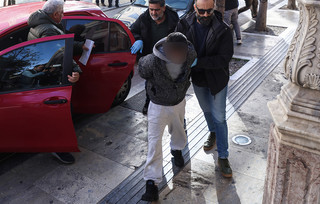 Στη δικαιοσύνη μητέρα και σύντροφος για την κακοποίηση του παιδιού στην Κρήτη Στη δικαιοσύνη μητέρα και σύντροφος για την κακοποίηση του παιδιού στην Κρήτη