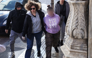 Στη δικαιοσύνη μητέρα και σύντροφος για την κακοποίηση του παιδιού στην Κρήτη Στη δικαιοσύνη μητέρα και σύντροφος για την κακοποίηση του παιδιού στην Κρήτη