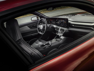Η Ford Mustang συνεχίζει να κυριαρχεί σε πίστες και πωλήσεις Η Ford Mustang συνεχίζει να κυριαρχεί σε πίστες και πωλήσεις