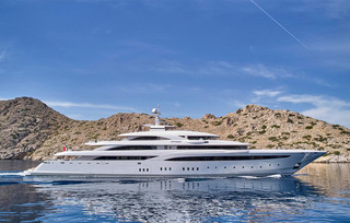 Mega yacht O’ptasia for sale Fraser yachts οικογένεια Δραγνη Mega yacht O’ptasia for sale Fraser yachts οικογένεια Δραγνη