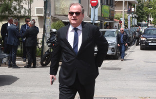 Κηδεία Πέτρου Μολυβιάτη Κηδεία Πέτρου Μολυβιάτη