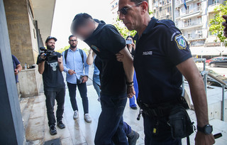 Στον εισαγγελέα ο 34χρονος που κλώτσησε και πάτησε με το αυτοκίνητό του γάτα Στον εισαγγελέα ο 34χρονος που κλώτσησε και πάτησε με το αυτοκίνητό του γάτα