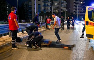 Πώς έγινε το τροχαίο στην Ποσειδώνος με δύο νεκρούς αναβάτες μηχανής Πώς έγινε το τροχαίο στην Ποσειδώνος με δύο νεκρούς αναβάτες μηχανής
