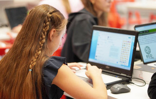 Fwd: ΔΤ Vodafone - Το Code Like a Girl διαμορφώνει τις code experts του μέλλοντος για 9η χρονιά