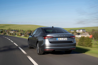 Το Skoda Superb διήνυσε 2.831 χιλιόμετρα με ένα γέμισμα Το Skoda Superb διήνυσε 2.831 χιλιόμετρα με ένα γέμισμα