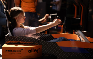 Η απόλυτη εμπειρία Formula 1 στην Πάτρα αυτή την Κυριακή – Η πλατεία Τριών Συμμάχων φιλοξενεί το showcar της McLaren F1 Team και προσομοιωτές F1 που ανεβάζουν την αδρεναλίνη στα ύψη Η απόλυτη εμπειρία Formula 1 στην Πάτρα αυτή την Κυριακή – Η πλατεία Τριών Συμμάχων φιλοξενεί το showcar της McLaren F1 Team και προσομοιωτές F1 που ανεβάζουν την αδρεναλίνη στα ύψη
