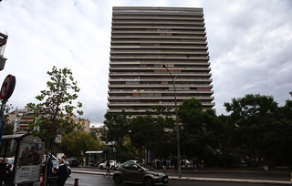 Νεκρός 44χρονος που έπεσε από τον 24ο όροφο του Πύργου «Απόλλων» στους Αμπελοκήπους Νεκρός 44χρονος που έπεσε από τον 24ο όροφο του Πύργου «Απόλλων» στους Αμπελοκήπους