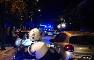 Άγιος Δημήτριος: Διαρρήκτες τραυμάτισαν τρεις αστυνομικούς – Έπεσαν πυροβολισμοί