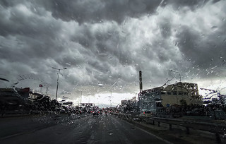 Μαύρισε ο ουρανός στην Αττική, καταιγίδες σε αρκετές περιοχές Μαύρισε ο ουρανός στην Αττική, καταιγίδες σε αρκετές περιοχές