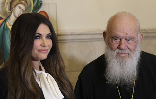 Η Κίμπερλι Γκίλφοϊλ στην Αρχιεπισκοπή Αθηνών για να συναντηθεί με τον Ιερώνυμο