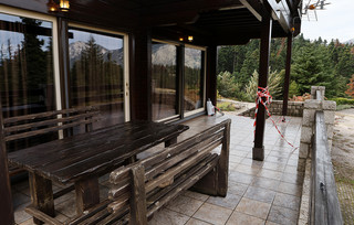 Μαφιόζικη εκτέλεση του Γιάννη Λάλα που είχε κατηγορηθεί και στη συνέχεια αθωωθεί για την δολοφονία του Γιώργου Καραϊβάζ Μαφιόζικη εκτέλεση του Γιάννη Λάλα που είχε κατηγορηθεί και στη συνέχεια αθωωθεί για την δολοφονία του Γιώργου Καραϊβάζ