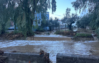 Καταστροφές σε επιχειρήσεις και σπίτια στην Καλλονή από τις πλημμύρες