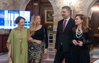 Μια νύχτα μόνο Μια νύχτα μόνο