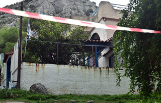 Σοκάρει η βαρβαρότητα των ληστών που δολοφόνησαν την 75χρονη στη Σαλαμίνα Σοκάρει η βαρβαρότητα των ληστών που δολοφόνησαν την 75χρονη στη Σαλαμίνα