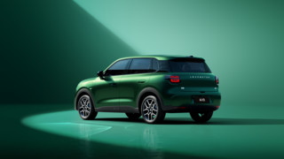 Η Leapmotor αποκάλυψε το ολοκαίνουργιο A10 Η Leapmotor αποκάλυψε το ολοκαίνουργιο A10