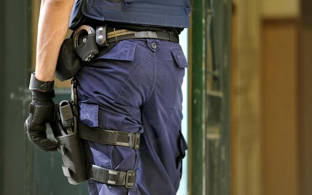 Ηράκλειο: Παρίστανε τον αστυνομικό σε πραγματικούς αστυνομικούς ενώ εκαναν έλεγχο σε ταβέρνα