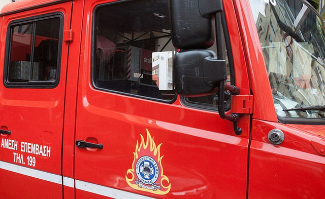Χωρίς τις αισθήσεις εντοπίστηκε άνδρας έπειτα από πυρκαγιά σε διαμέρισμα στο Περιστέρι