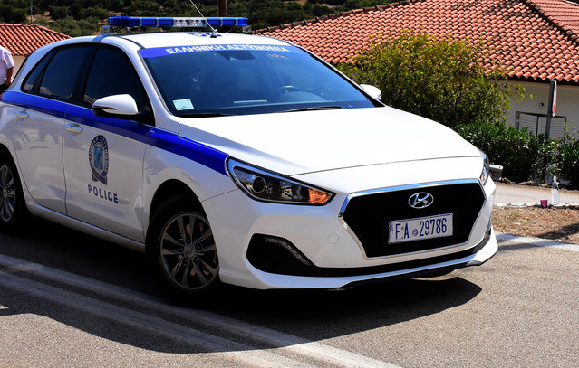 Περιστέρι: Η γιαγιά των έξι παιδιών που ζούσαν σε τραγικές συνθήκες αποκαλύπτει: «Με πήρε κι έκλαιγε και μου λέει μαμά, εγώ φταίω»