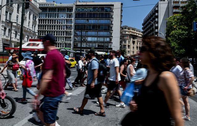 Η Ελλάδα εξακολουθεί να μετρά «εργαζόμενους φτωχούς» – Πού βρίσκεται σε σχέση με την Ευρώπη