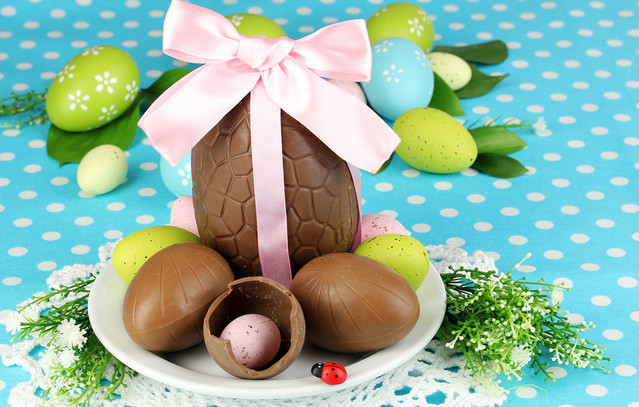 Αβγά-γίγας, Ακύλας και πρωτότυπες λαμπάδες – Το Πάσχα στην αγορά της Θεσσαλονίκης