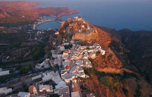 «Chios Kythira Pass 2026»: Λήγουν σήμερα οι αιτήσεις για τα vouchers των 300 και 250 ευρώ | Οικονομία στο PlusTV.gr