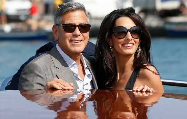 Η Amal Clooney ξεχωρίζει την Zeus + Dione και η ελληνική μόδα κερδίζει ακόμη ένα διεθνές στοίχημα
