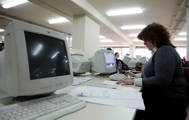 Απεργία εφοριακών έως τις 26 Αυγούστου: Τι καταγγέλλουν και τι ζητούν οι εργαζόμενοι | Οικονομία στο PlusTV.gr