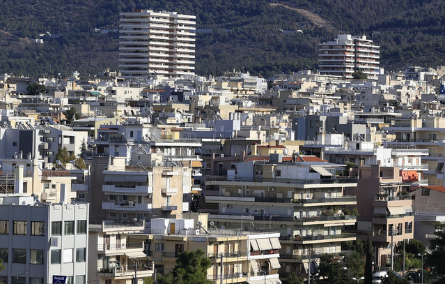 Μεταβιβάσεις ακινήτων: Μείωση αγοραπωλησιών και αύξηση γονικών παροχών στην αγορά