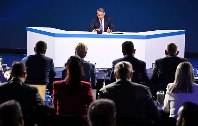 Οι γραμμές άμυνας της κυβέρνησης για να αναχαιτίσει την ακρίβεια και το πακέτο ελαφρύνσεων της ΔΕΘ