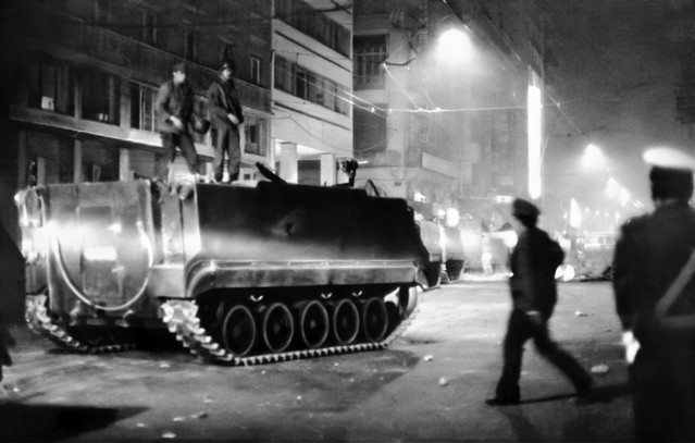 52 χρόνια από την εξέγερση του Πολυτεχνείου: «Δεν ήμασταν ήρωες, ήμασταν φοβισμένα παιδιά που μοιραστήκαμε τον φόβο και τον υπερβήκαμε»