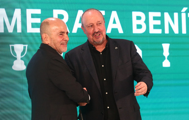 «Βέτο» Αλαφούζου για Μπενίτεθ – Τι συνέβη πριν τον Ολυμπιακό | Αθλητικά στο PlusTV.gr