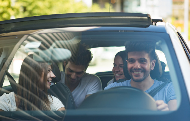 Το 51% των Ελλήνων ταξιδιωτών σχεδιάζει road trips – Πώς το AI αλλάζει τις ενοικιάσεις αυτοκινήτων
