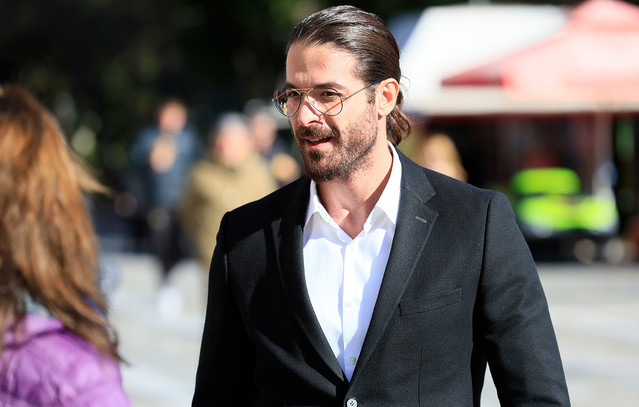 Στην Ευελπίδων ο Άρης Μουγκοπέτρος μετά τη σύλληψή του – Θετικός στο αλκοτέστ και πρόστιμο 1.375 ευρώ