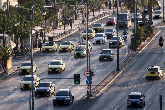 Πάνω από 7,1 εκατ. τα ασφαλισμένα οχήματα το 2025 – Οι προκλήσεις και τα νέα δεδομένα για την αγορά