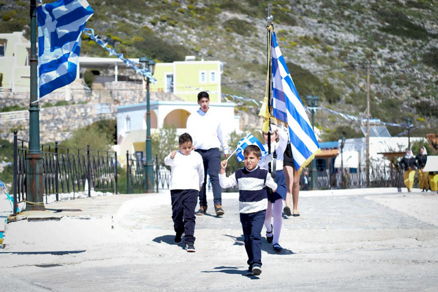 Μαθητές από τα Βριλήσσια στο ακριτικό Αγαθονήσι – Θα παρελάσουν με τα δύο παιδιά του νησιού