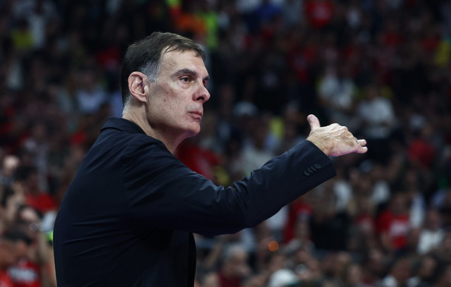 Ο Μπαρτζώκας πιο σημαντικός κόουτς στην ιστορία του Ολυμπιακού και οι αντιδράσεις του Παναθηναϊκού