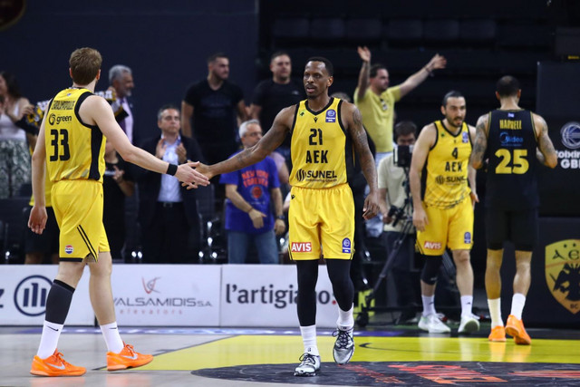 Basket League: Στα ημιτελικά η ΑΕΚ, 102-99 τον Άρη και παίζει με τον Ολυμπιακό | Αθλητικά στο PlusTV.gr
